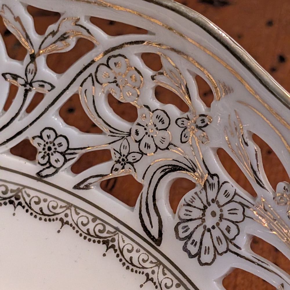 Floral Porcelain Dinner Plate - Picture 7 of 8